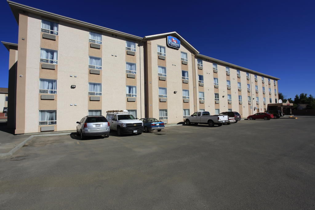 Pomeroy Inn & Suites Fort St. John Zewnętrze zdjęcie