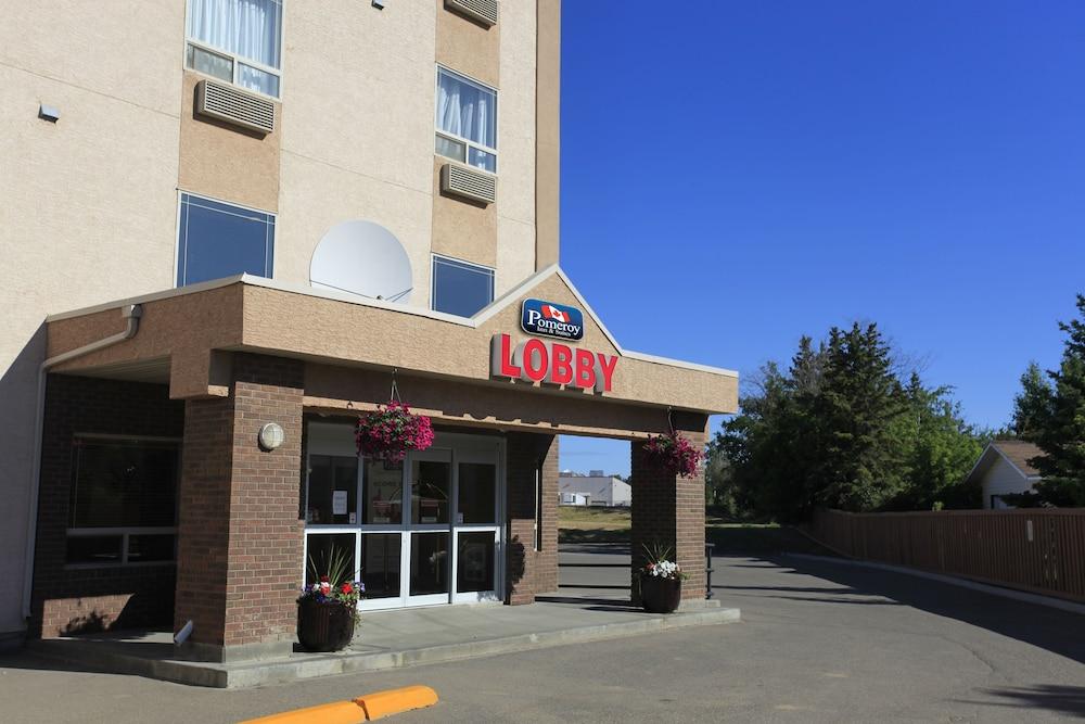 Pomeroy Inn & Suites Fort St. John Zewnętrze zdjęcie